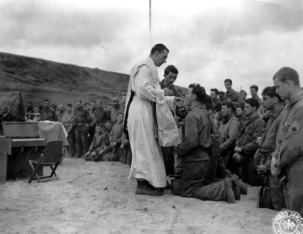 Rencontre au Luc : prière pour les soldats