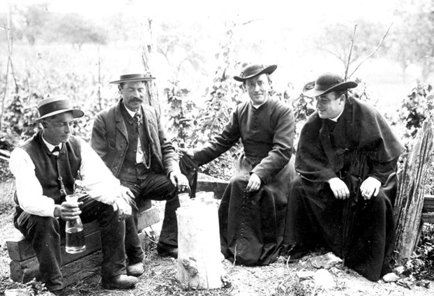 Anniversaire des hommes-adorateurs : Trinquons catholique !